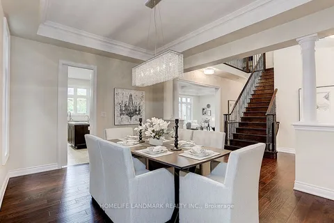 60 Royal West Rd, Markham, ON L6C 0L5