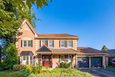 21 Cranberry Lane, Aurora, ON L4G 5Y2