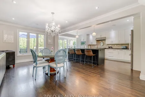 21 Cranberry Lane, Aurora, ON L4G 5Y2