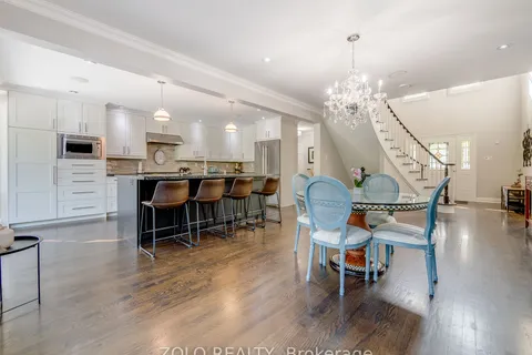 21 Cranberry Lane, Aurora, ON L4G 5Y2