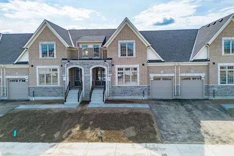 17 Primrose Hts, Adjala-Tosorontio, ON L0G 1W0