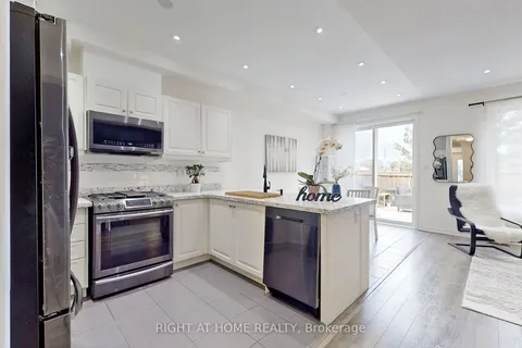 128 Kellington Tr, Whitchurch-Stouffville, ON L4A 1X6