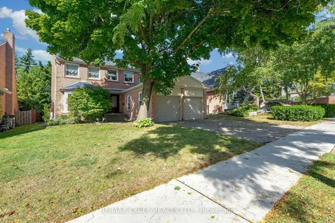 22 The Bridle Tr, Markham, ON L3R 4E9