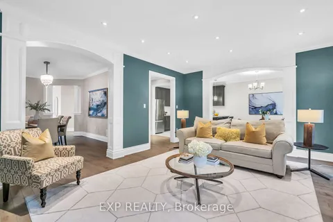 30 Bamburg St, Georgina, ON L0E 1R0