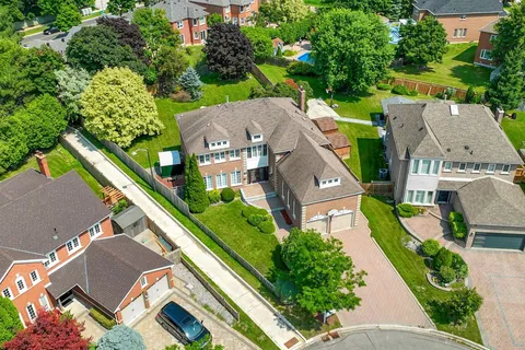 40 Braeside Sq, Markham, ON L3R 0A4