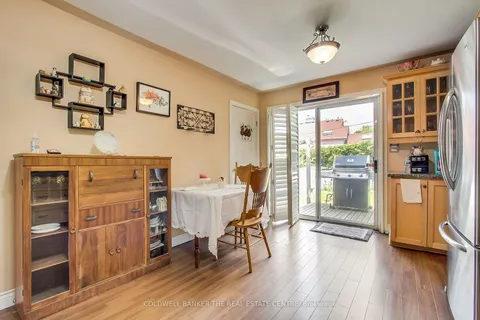 145 Wesley St, Newmarket, ON L3Y 3N9