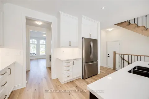 67 Palmira Dr, Georgina, ON L0E 1R0