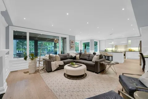 101 John St, Markham, ON L3T 1Y3