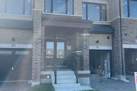 166 Hartington St, Vaughan, ON L4H 3N5