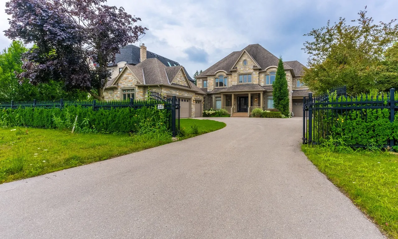 33 Maple Grove Ave, Richmond Hill, ON L4E 2V1