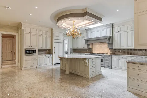 33 Maple Grove Ave, Richmond Hill, ON L4E 2V1