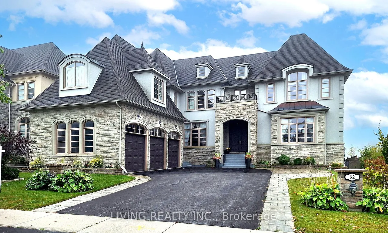 62 Carisbrooke Circ, Aurora, ON L4G 0K4