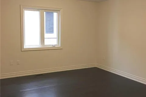7 Yarrow Lane, East Gwillimbury, ON L9N 0T4