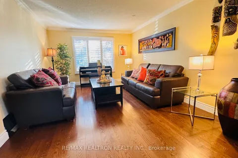 14 Mintleaf Gate, Markham, ON L3P 5X4