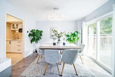 49 Steckley St, Aurora, ON L4G 7K6