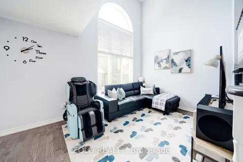 49 Steckley St, Aurora, ON L4G 7K6