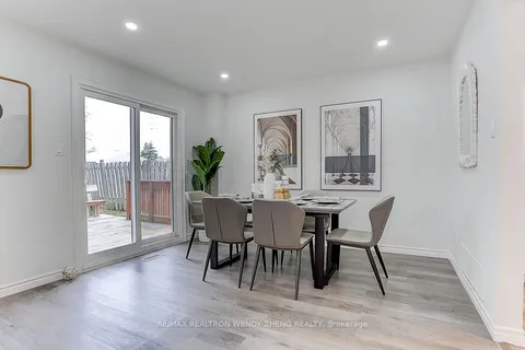 12 WOOLEN MILL Rd, Markham, ON L3P 6X4