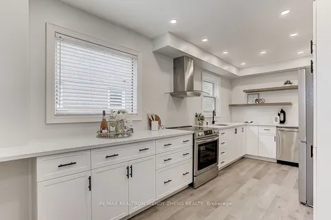 12 WOOLEN MILL Rd, Markham, ON L3P 6X4