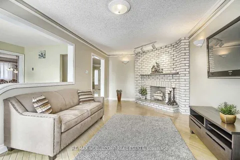 25 Pilkington Cres, Vaughan, ON L4J 7J5