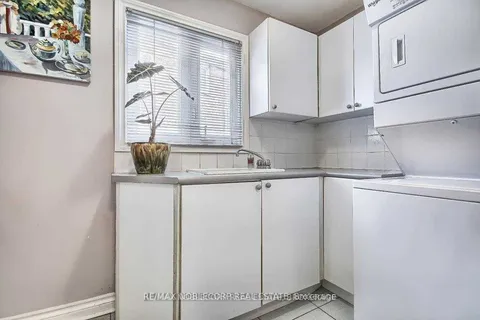 25 Pilkington Cres, Vaughan, ON L4J 7J5