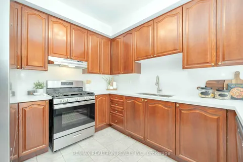 16 Lebovic Dr, Richmond Hill, ON L4E 5C6