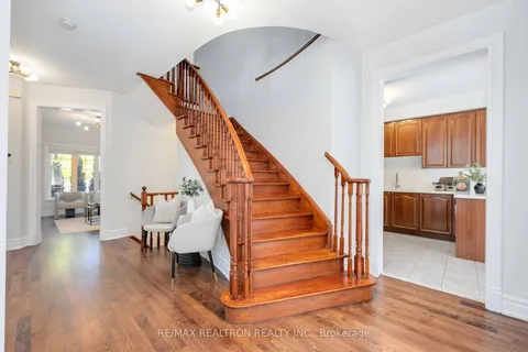 16 Lebovic Dr, Richmond Hill, ON L4E 5C6