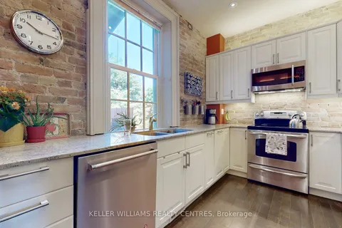 19374 Yonge St, East Gwillimbury, ON L9N 1L7