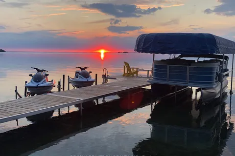 20 Burnie Rd, Georgina, ON L0E 1N0