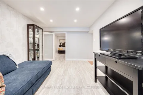 21324 McCowan Rd, East Gwillimbury, ON L0G 1M0