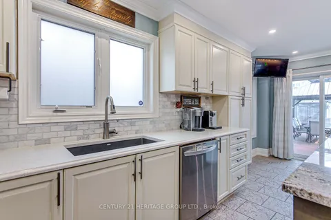 126 Blue Dasher Blvd, Bradford West Gwillimbury, ON L3Z 0E5