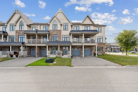 11 Blackpool Lane, East Gwillimbury, ON L9N 0R7