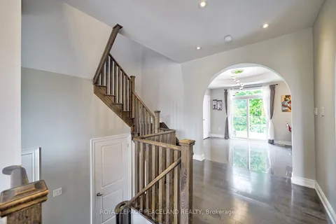 133 Art West Ave, Newmarket, ON L3X 0B9
