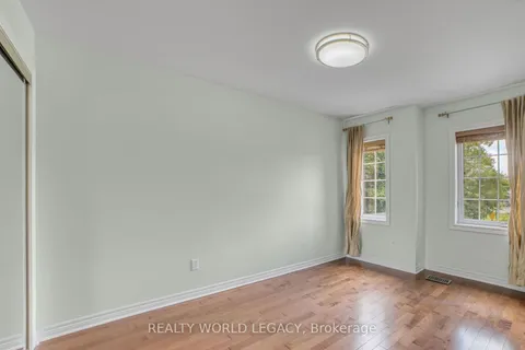 755 John Cole Crt, Newmarket, ON L3Y 5V7