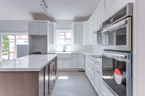 3256 Cove Ave, Innisfil, ON L9S 2K7