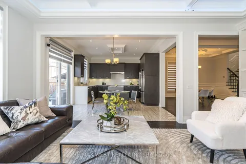30 Garyscholl Rd, Vaughan, ON L4L 1A6