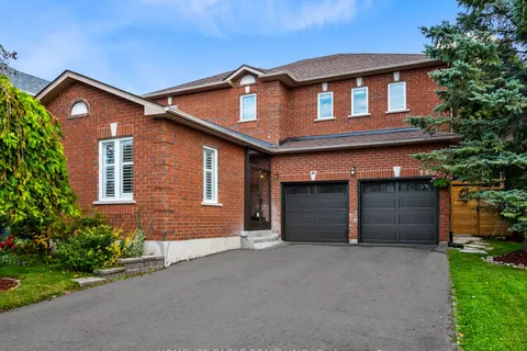 160 Carlyle Cres, Aurora, ON L4G 6P8