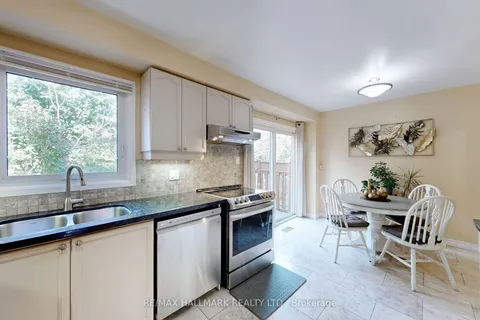 38 Rejane Cres, Vaughan, ON L4J 5A1