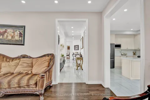 277 Gibson Circ, Bradford West Gwillimbury, ON L3Z 0X2