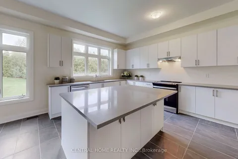 27 Upbound Crt, East Gwillimbury, ON L9N 0E5