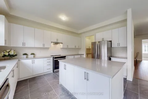 27 Upbound Crt, East Gwillimbury, ON L9N 0E5