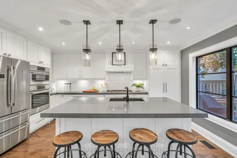 333 Fred Evans Crt, Newmarket, ON L3Y 7X5