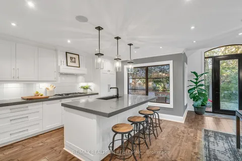 333 Fred Evans Crt, Newmarket, ON L3Y 7X5