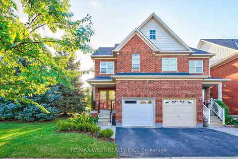 32 Pascoe Dr, Markham, ON L6B 1C4