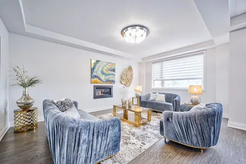 40 Conklin Cres, Aurora, ON L4G 0Z2