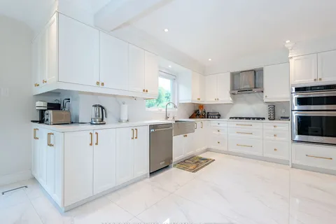 14 Lynngrove Cres, Richmond Hill, ON L4B 2B9