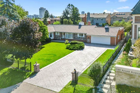 195 Arnold Ave, Vaughan, ON L4J 1C1