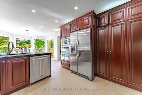391 Manhattan Dr, Markham, ON L3P 7H1