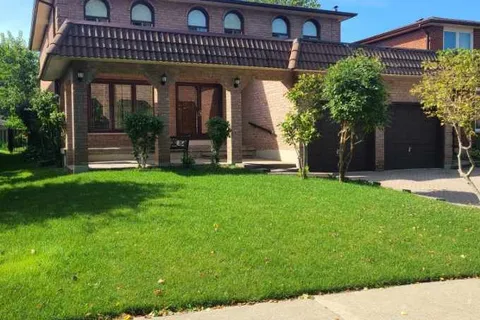 12 Arrowhead Dr, Vaughan, ON L4L 4A5