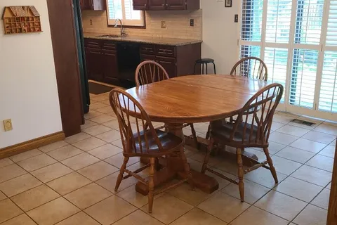 12 Arrowhead Dr, Vaughan, ON L4L 4A5