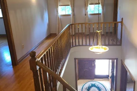 12 Arrowhead Dr, Vaughan, ON L4L 4A5